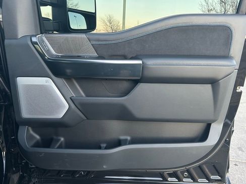 Used 2025 Ford F450 Platinum image 32