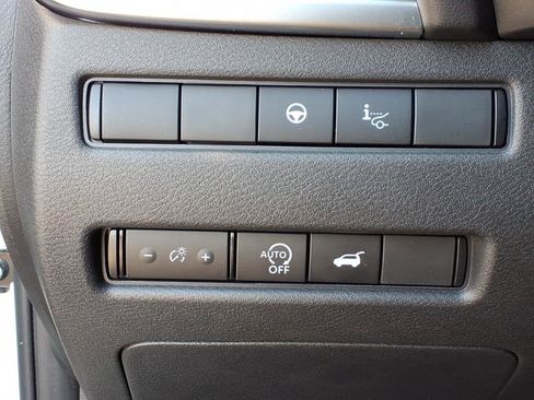 Certified 2024 Nissan Rogue Platinum w/ Platinum Premium Package image 31