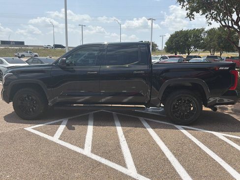 Used 2022 Toyota Tundra SR5 AWD/4WD image 5