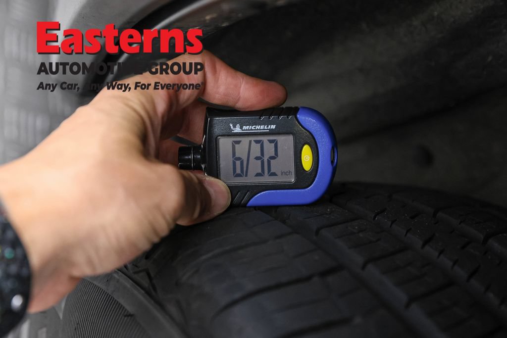 Used 2021 Jeep Grand Cherokee Laredo AWD/4WD image 29