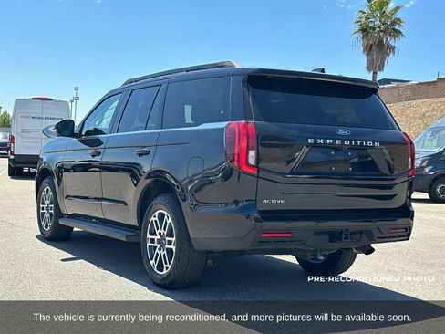 Used 2025 Ford Expedition Active AWD/4WD image 4