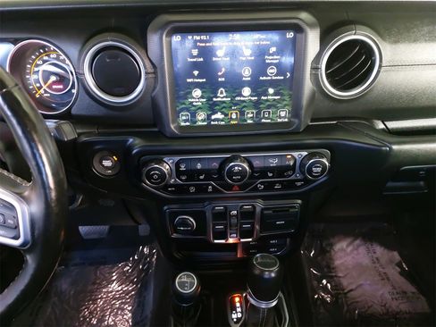 Used 2020 Jeep Gladiator Overland image 23