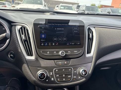 Used 2025 Chevrolet Malibu LT image 25