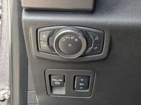 Used 2017 Ford F150 XLT w/ Equipment Group 302A Luxury AWD/4WD image 11