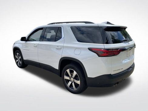 Used 2023 Chevrolet Traverse LT w/ LT Premium Package AWD/4WD image 5