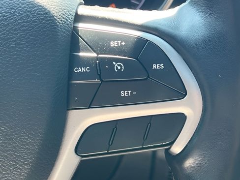 Used 2021 Jeep Grand Cherokee Laredo X AWD/4WD image 20
