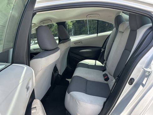 Certified 2025 Toyota Corolla LE FWD image 31