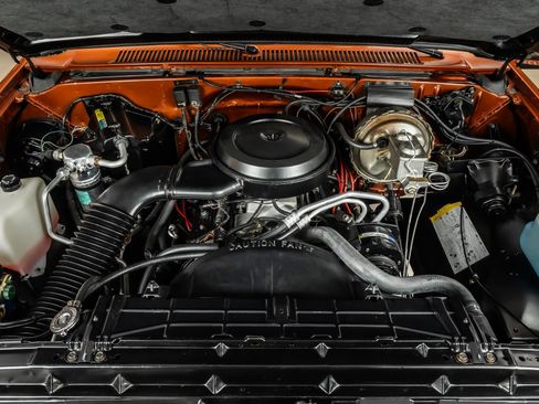 Used 1987 Chevrolet C/K Truck 2500 image 4