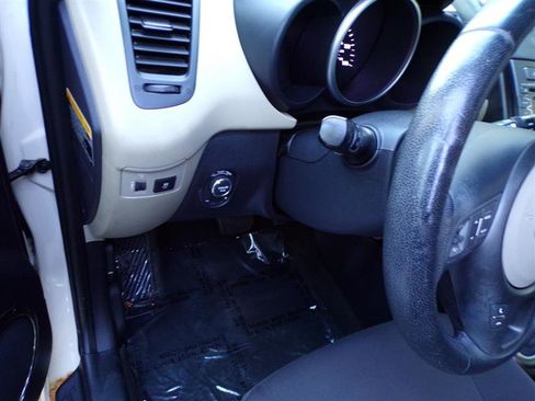 Used 2012 Kia Soul ! FWD image 35