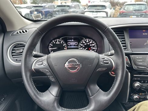 Certified 2020 Nissan Pathfinder SV image 29