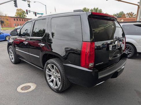 Used 2014 Cadillac Escalade Platinum image 5