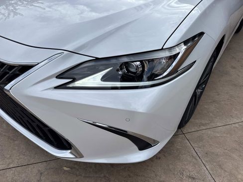 New 2025 Lexus ES 350 w/ Premium Package image 9