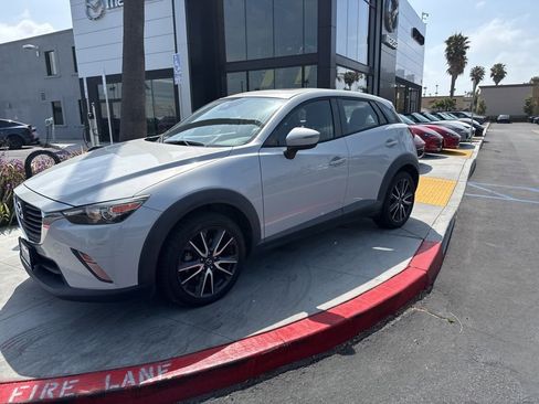 Used 2018 MAZDA CX-3 Touring w/ Preferred Equipment Package AWD/4WD image 3