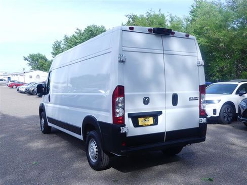 Used 2025 RAM ProMaster 2500 w/ Convenience Group FWD image 5