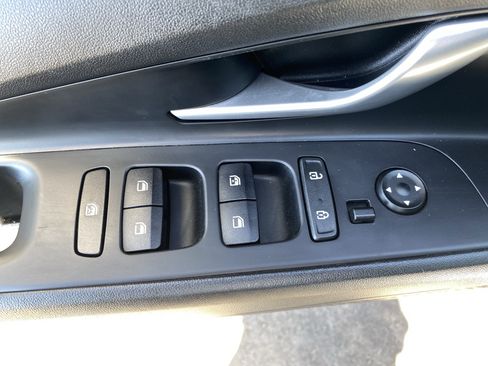 Certified 2023 Hyundai Elantra SEL w/ Convenience Package FWD image 18