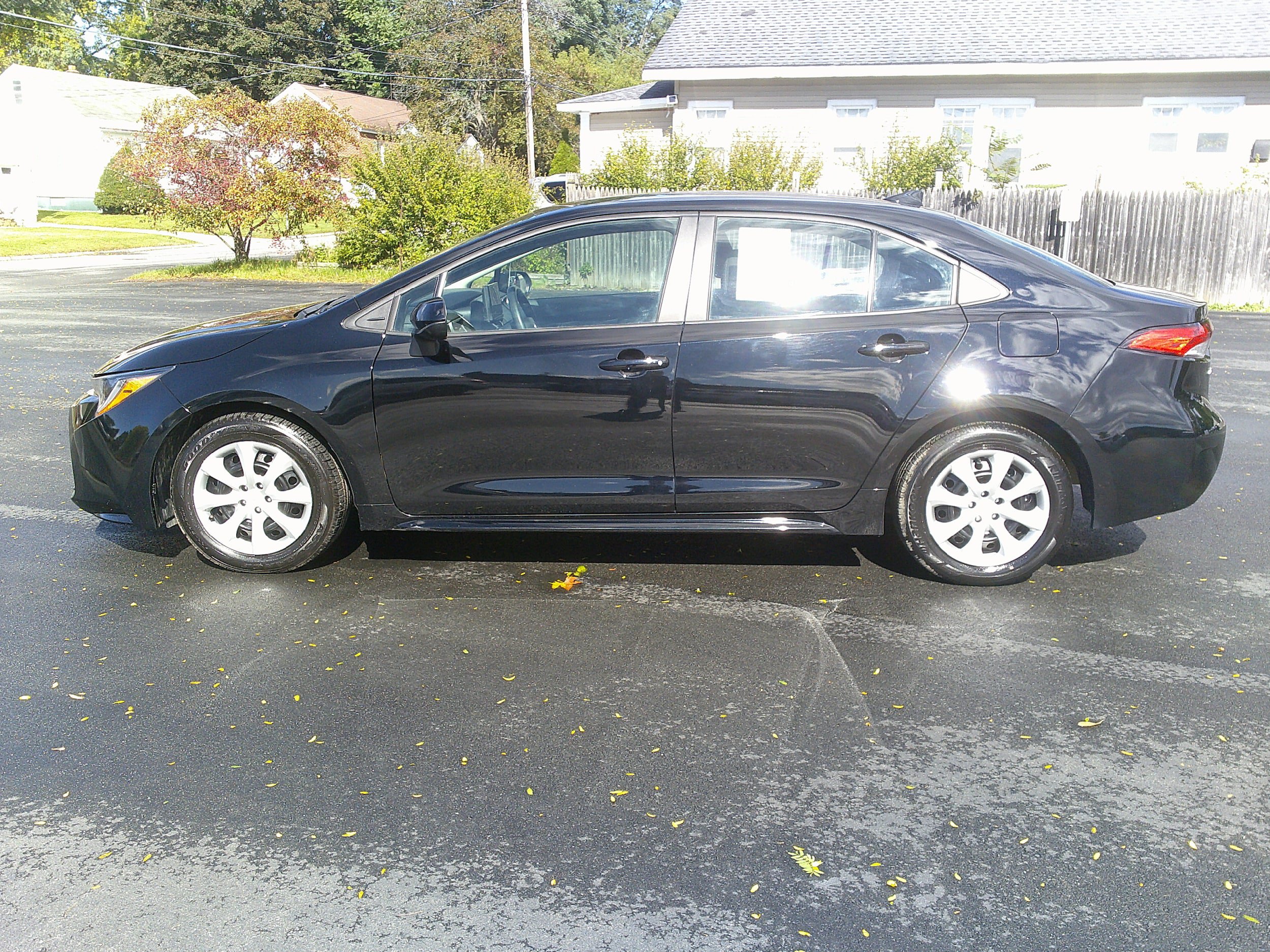 Used 2024 Toyota Corolla LE FWD image 12
