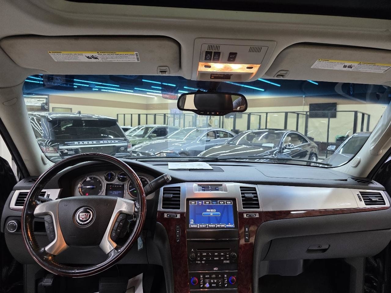 Used 2012 Cadillac Escalade Luxury RWD image 28