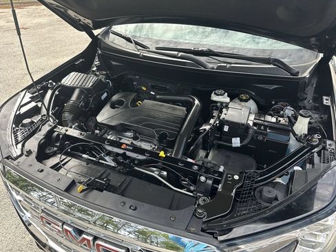 Certified 2024 GMC Terrain Denali w/ Denali Premium Package AWD/4WD image 30