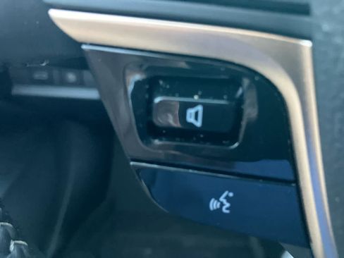 Used 2025 Toyota Crown Platinum image 18