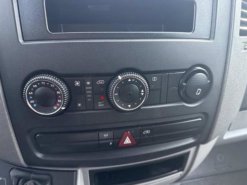 Used 2007 Freightliner Sprinter 3500 image 17