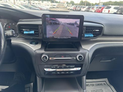 Used 2020 Ford Explorer XLT AWD/4WD image 14