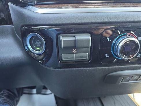 New 2026 GMC Sierra 2500 SLE AWD/4WD image 22