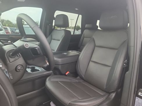 Used 2024 Chevrolet Tahoe High Country w/ Premium Package RWD image 23