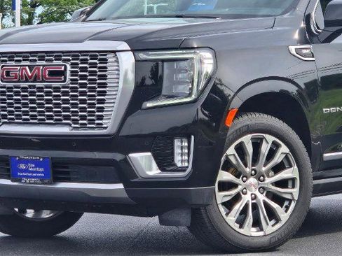 Used 2021 GMC Yukon Denali w/ Denali Premium Package AWD/4WD image 2