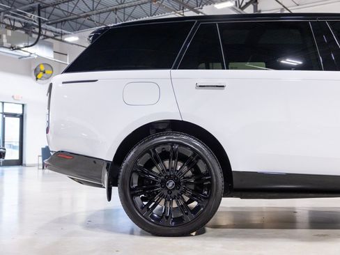 Used 2024 Land Rover Range Rover Long Wheelbase Autobiography AWD/4WD image 23
