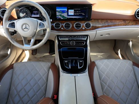 Used 2017 Mercedes-Benz E 300 4MATIC image 25