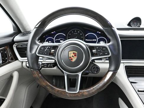 Certified 2020 Porsche Panamera GTS image 15