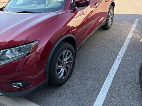 Used 2015 Nissan Rogue SL w/ SL Premium Package image 2