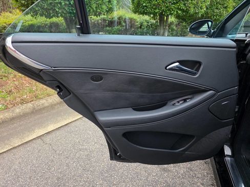 Used 2006 Mercedes-Benz CLS 500 w/ AMG Sport Pkg image 25