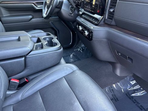 Used 2024 GMC Sierra 1500 SLT AWD/4WD image 18