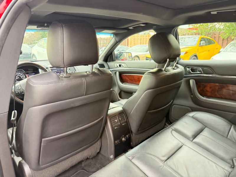 Used 2013 Lincoln MKS AWD image 17