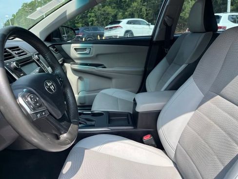 Used 2017 Toyota Camry SE FWD image 8
