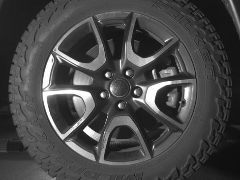 Used 2025 Jeep Compass Trailhawk w/ Trailer Tow Group AWD/4WD image 13