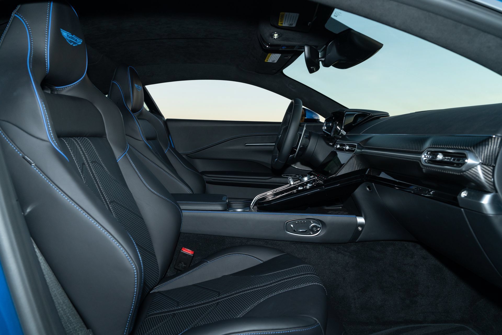 Used 2025 Aston Martin V8 Vantage Coupe RWD image 16
