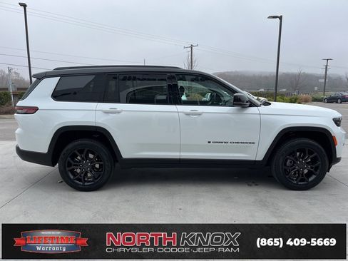 New 2025 Jeep Grand Cherokee L Limited image 23