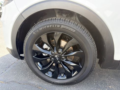 Used 2020 Kia Sorento EX image 40