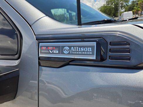 Used 2024 GMC Sierra 2500 AT4 AWD/4WD image 5