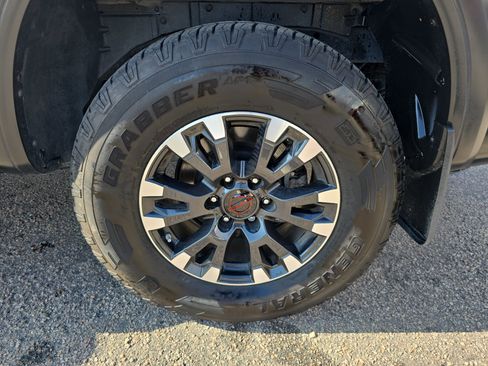 Used 2023 Nissan Titan PRO-4X w/ Pro-4x Convenience Package image 36