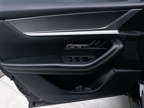 Certified 2025 MAZDA CX-70 Plug-In Hybrid w/ Premium Pkg image 16