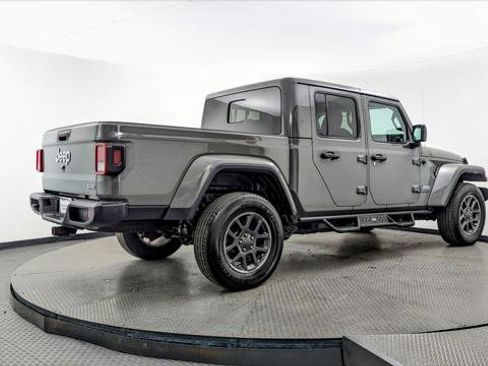 Used 2020 Jeep Gladiator Overland w/ Trailer Tow Package image 8