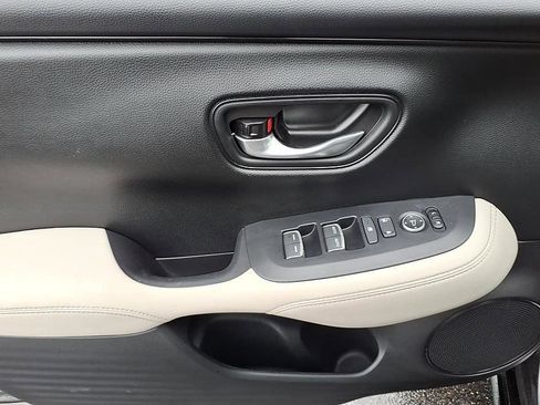 Certified 2026 Honda HR-V EX-L image 11