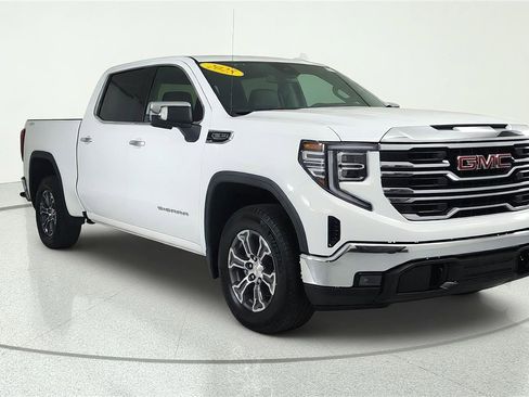 Used 2025 GMC Sierra 1500 SLT AWD/4WD image 1