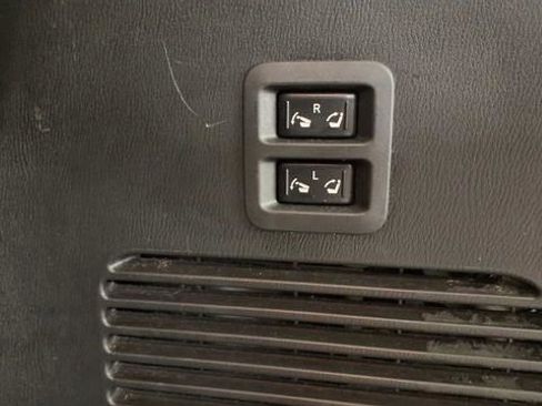 Used 2019 Nissan Armada Platinum w/ Interior Lighting Package image 16