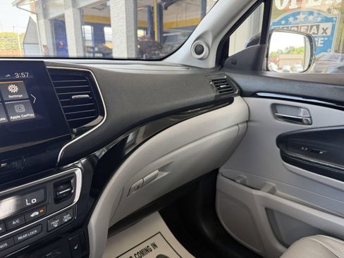 Used 2019 Honda Pilot Touring image 17
