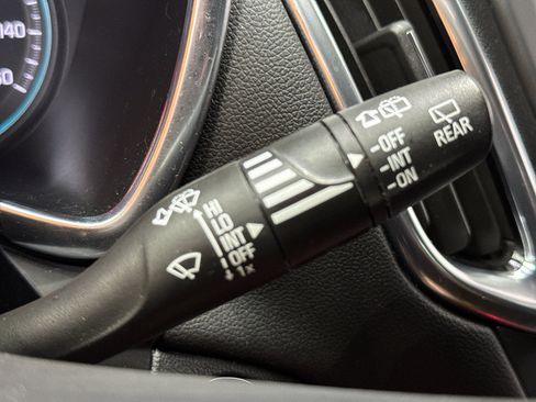 Used 2021 Chevrolet Equinox LT FWD image 27
