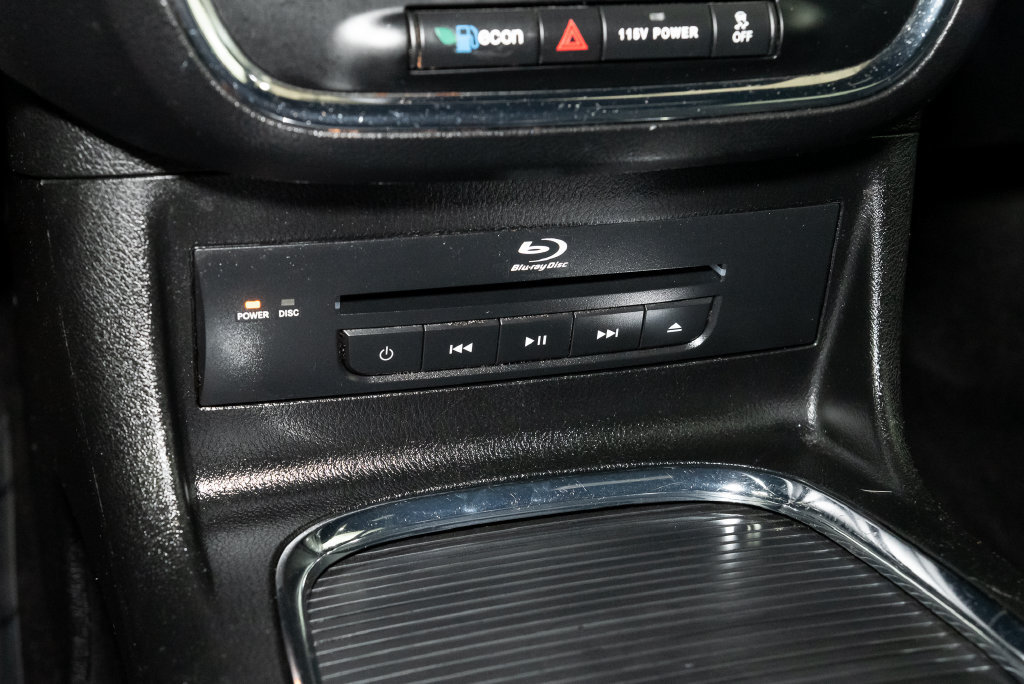 Used 2016 Dodge Grand Caravan R/T w/ Driver Convenience Group FWD image 18